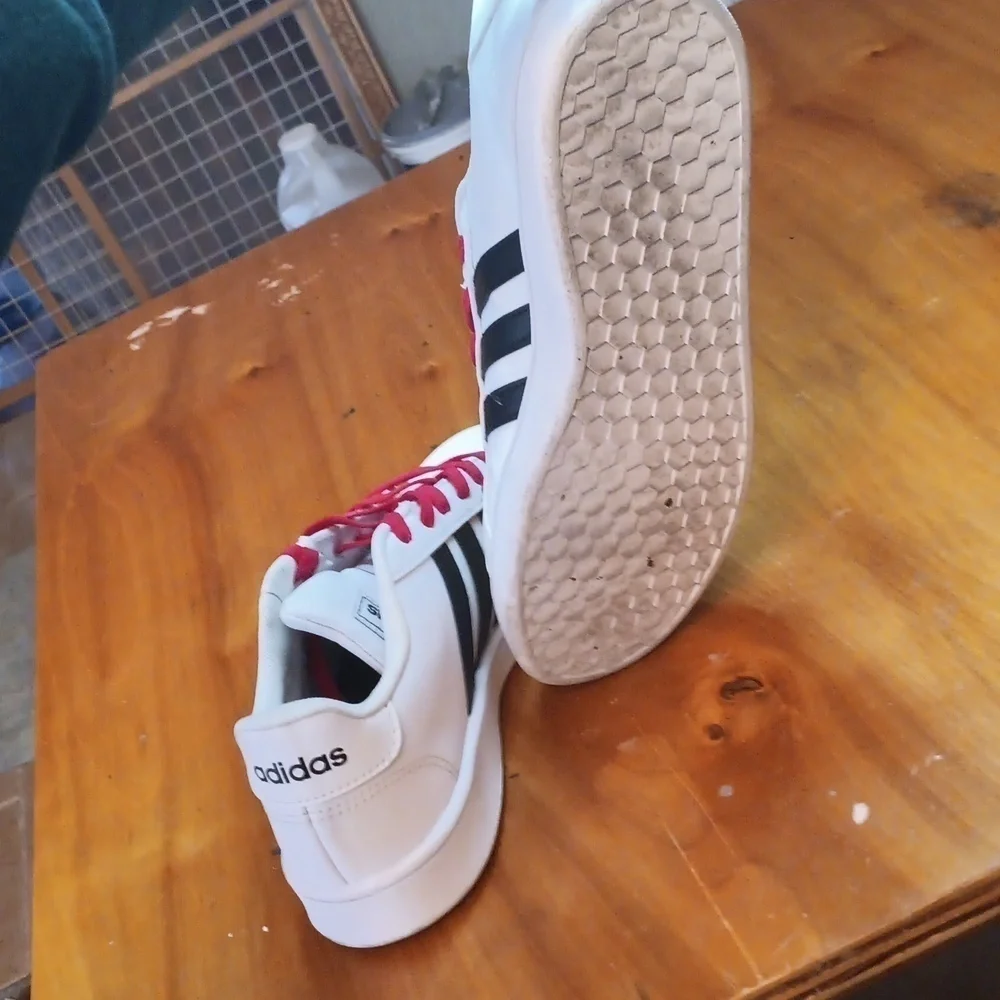 adidas step out